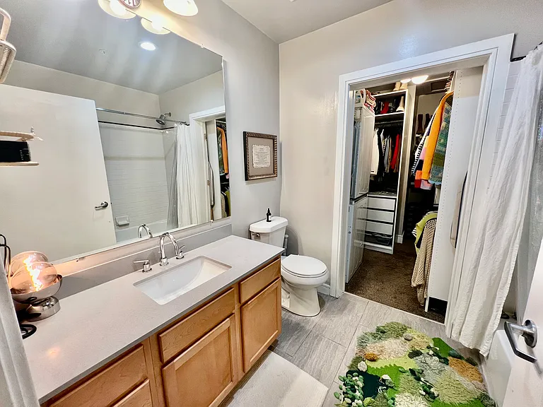 2441 N Broadway #102 — Photo 10