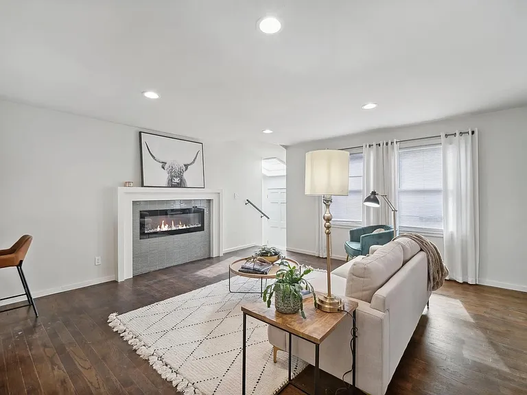 1417 E 38th Pl #A — Photo 5