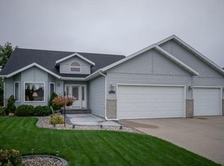 3316 28th Ave S, Fargo, ND 58103