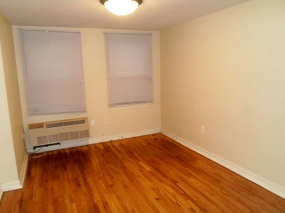 4th image of 222 W 135th St