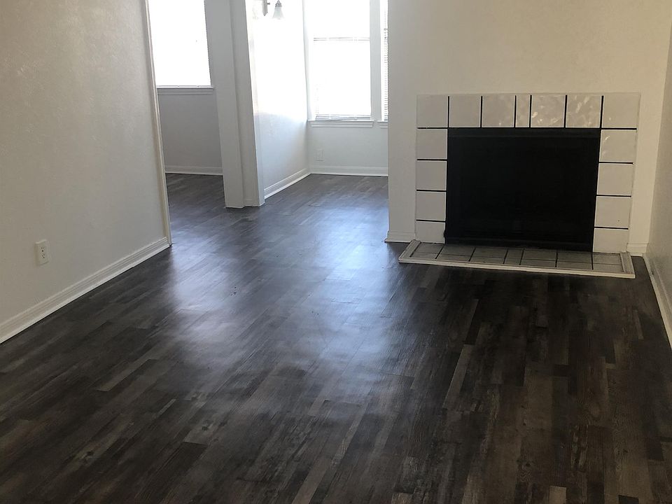 1st image of 316 Lake Meadows Dr