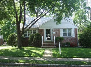 30 Garret St, Cedar Grove, NJ 07009