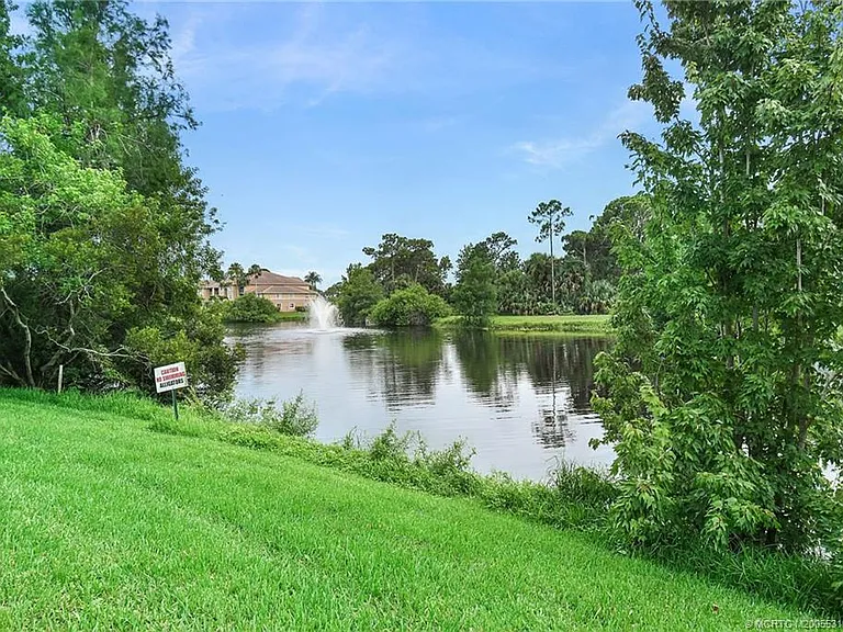 3765 NW Mediterranean Ln — Photo 4