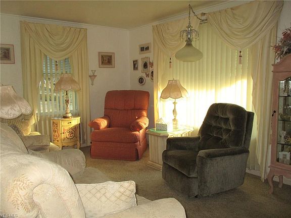3rd image of 1581 Bonnie Brae Ave NE