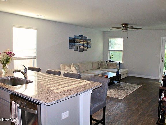 4th image of 1554 Harpie Eagle Ln NE