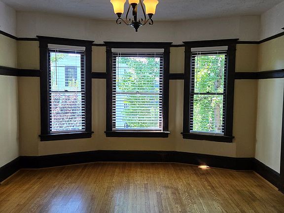 4th image of 2032-2038 SE 11th Ave #2036