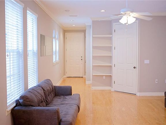 5th image of 104 S Moody Ave Unit 4