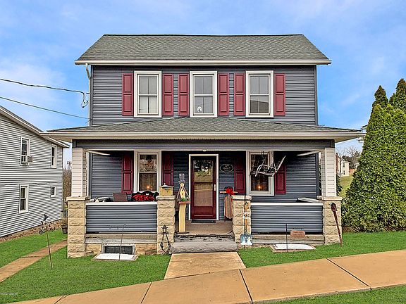 2nd image of 229 Beech St S