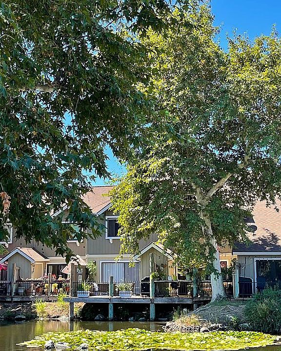 1st image of 17048 Creekside Cir