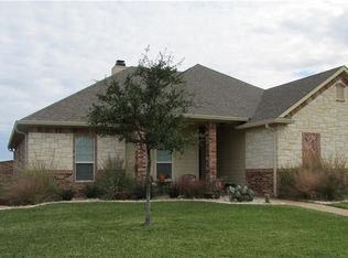 243 Woodhaven Trl, Mc Gregor, TX 76657