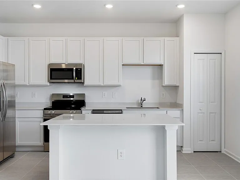 3092 Chromatic St — Photo 5