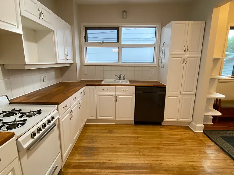 130 Home St — Photo 1