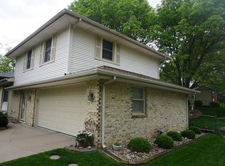 5111 Tipperary Trl, Lincoln, NE 68512