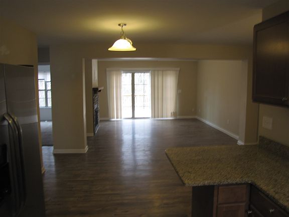 4th image of 118 Brookwood Creek Dr