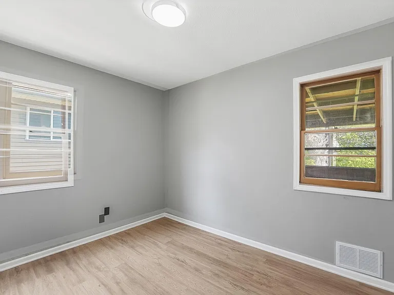 1697 Rose Pl — Photo 16