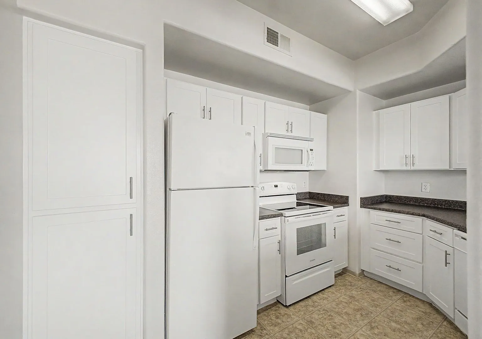 Relaxed Fountain Hills Living with Amenities to Match — Photo 4