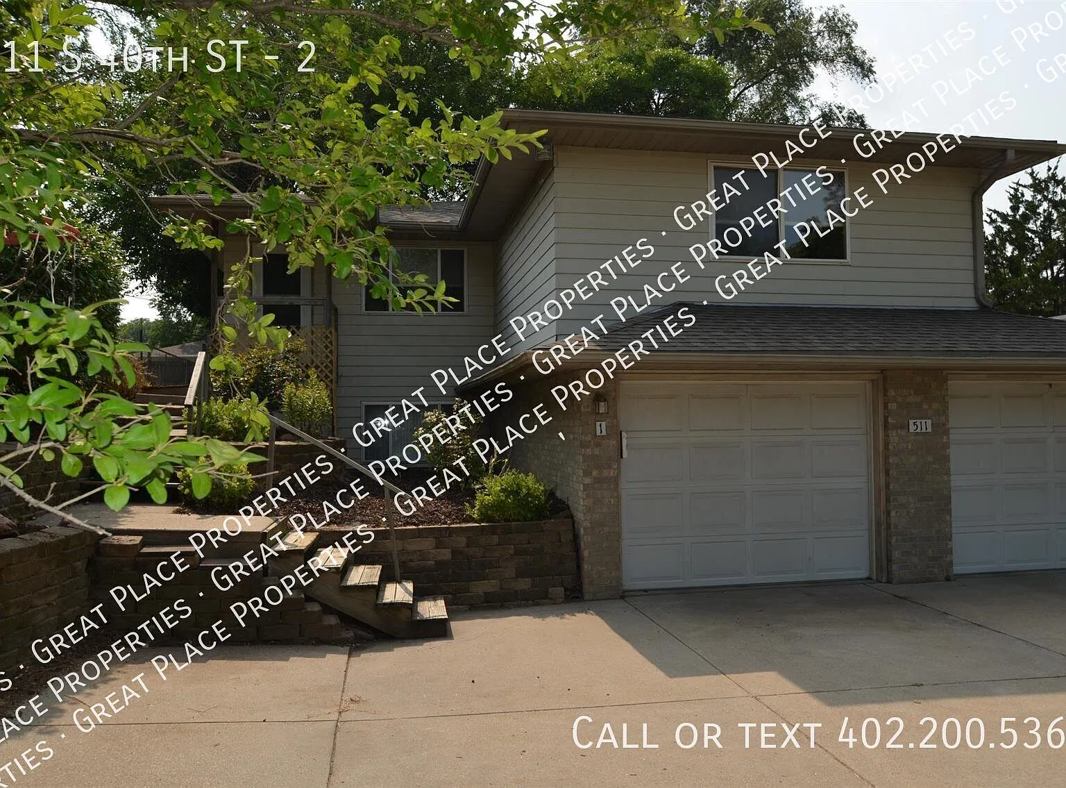 2 bed, 1.5 bath, 700 sqft, $949 — Photo 2