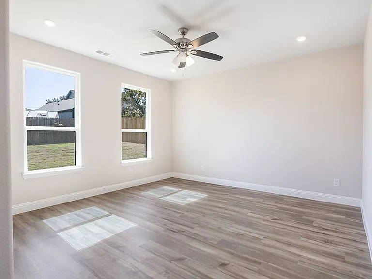 2515 Austin Ct — Photo 13