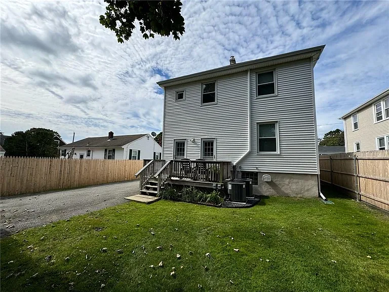 15 Freeborn St #2 — Photo 27
