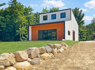 7335 Lake Solis Dr, Stevensville, MI 49127