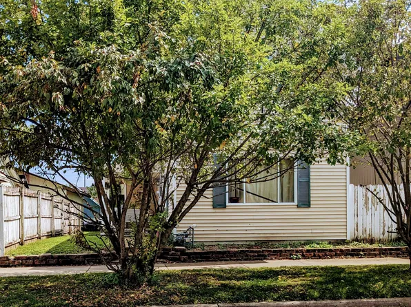 513 W 2nd St, Rushville, IN 46173