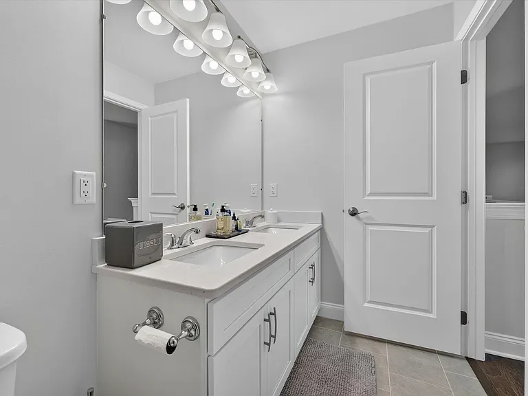 3062 N Spurway Dr — Photo 33
