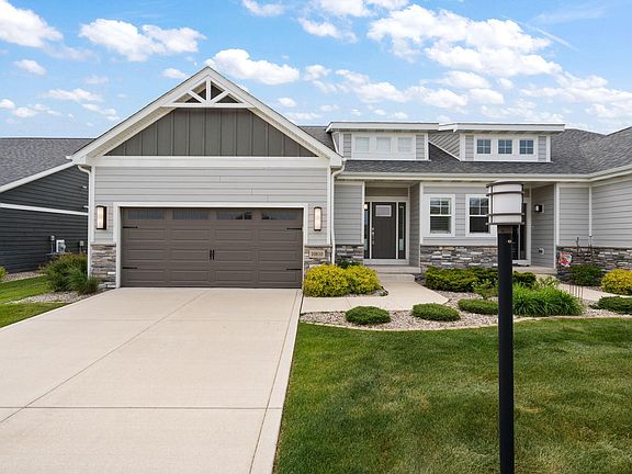 2nd image of 10810 Scarlett Oak Dr