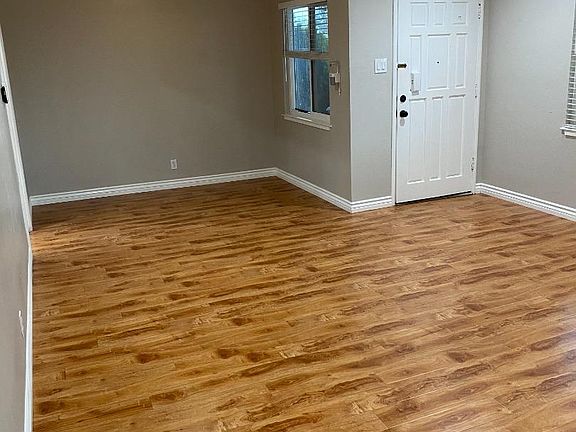 3rd image of 25088 Tarman Ave