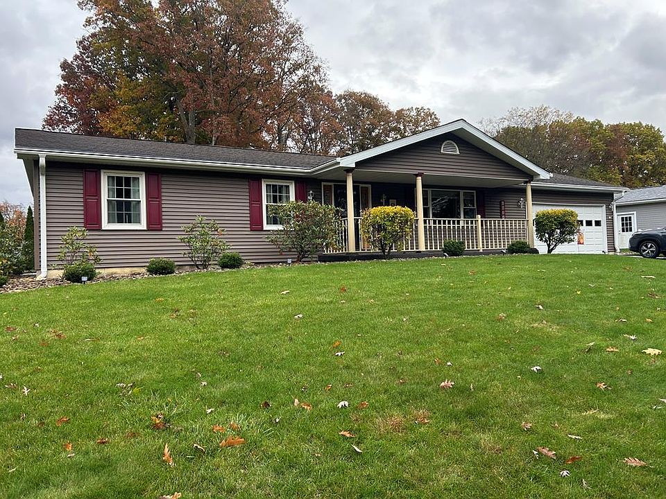 1st image of 102 Hillcrest Ln