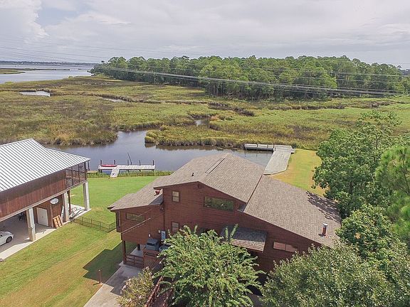 5th image of 1312 Beards Cove Dr