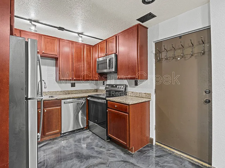 3419 Decatur St — Photo 9