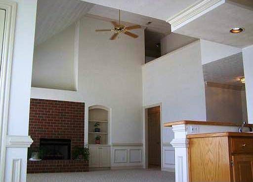 4th image of 2144 Bierce Dr