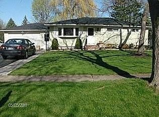 14 Karen Dr, Gates, NY 14606