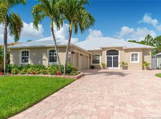 472 NW Sunflower Pl, Jensen Beach, FL 34957