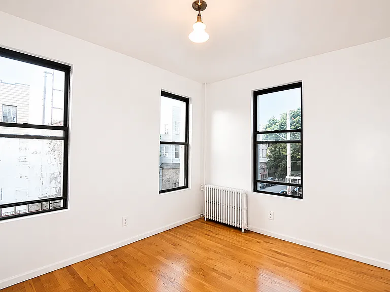 290 Devoe St #2L — Photo 4