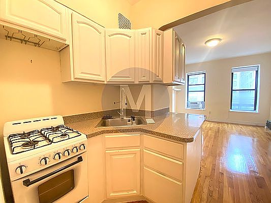 4th image of 1057 1st Ave APT 3C