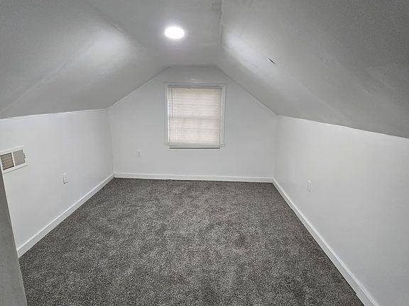 11th image of 1197 Lake Dr