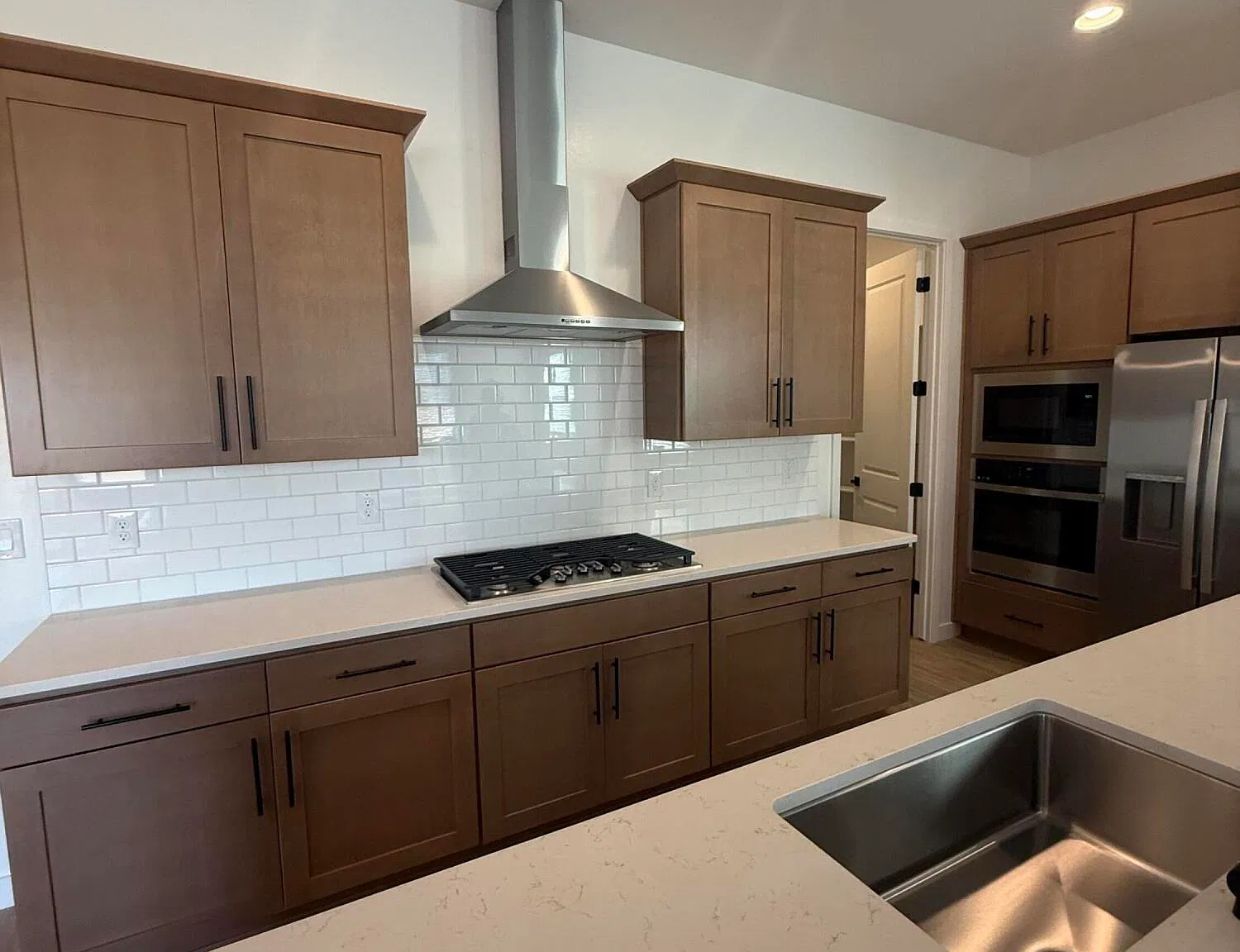 4 bed, 3.0 bath, 2500 sqft, $3,000 — Photo 4