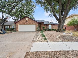 2821 Garden Grove Rd, Grand Prairie, TX 75052