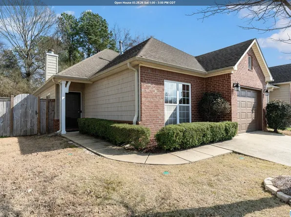402 Holland Lakes Dr N, Pelham, AL 35124