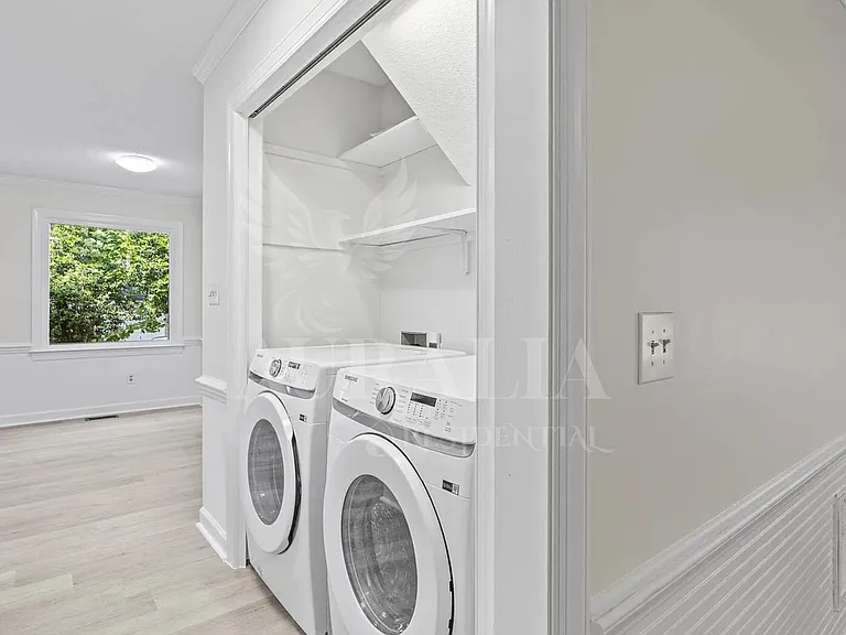 623 Elmwood Ct — Photo 9