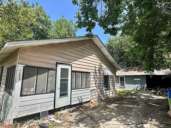 3rd image of 209 Old Thorndale Rd