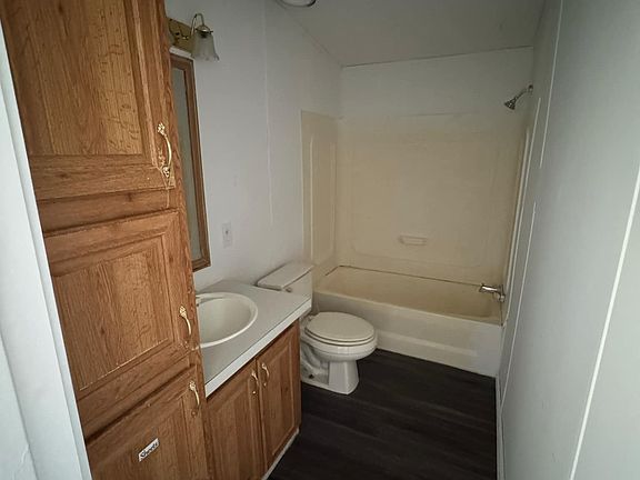 3rd image of 291 Cedar Ln