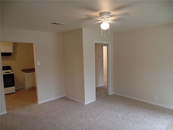 4th image of 1325 Elmhurst Dr