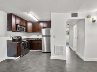 37 SW 14th St #18, Dania, FL 33004