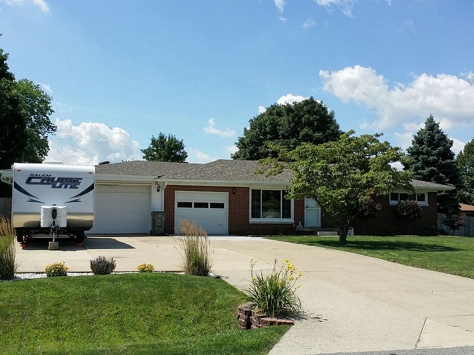 Exterior Front Extra Parking
