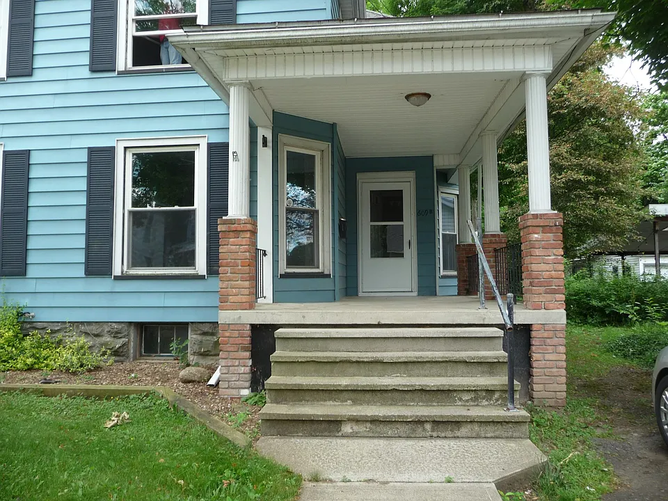 609 W Gray St #B