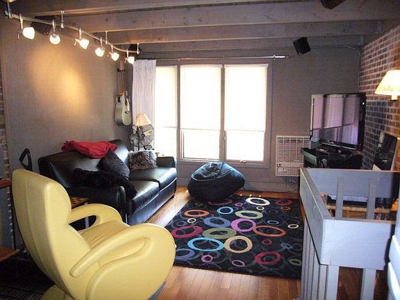 2nd image of 104 Snowplow Ln #9