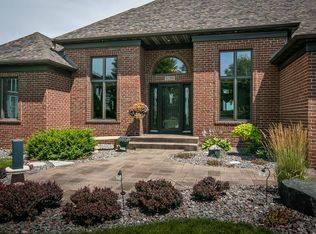 8200 Carriage Hill Rd, Savage, MN 55378