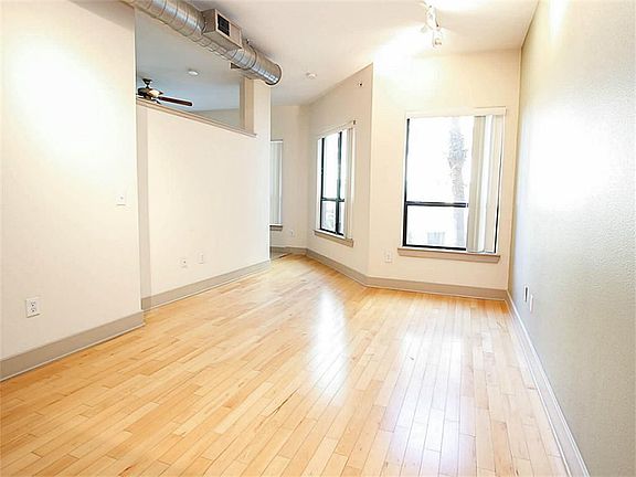 4th image of 1901 Post Oak Blvd APT 2502